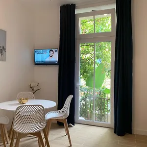 https://villa-les-fougeres-2p-jardin-parking.fr-provencehotel.com
